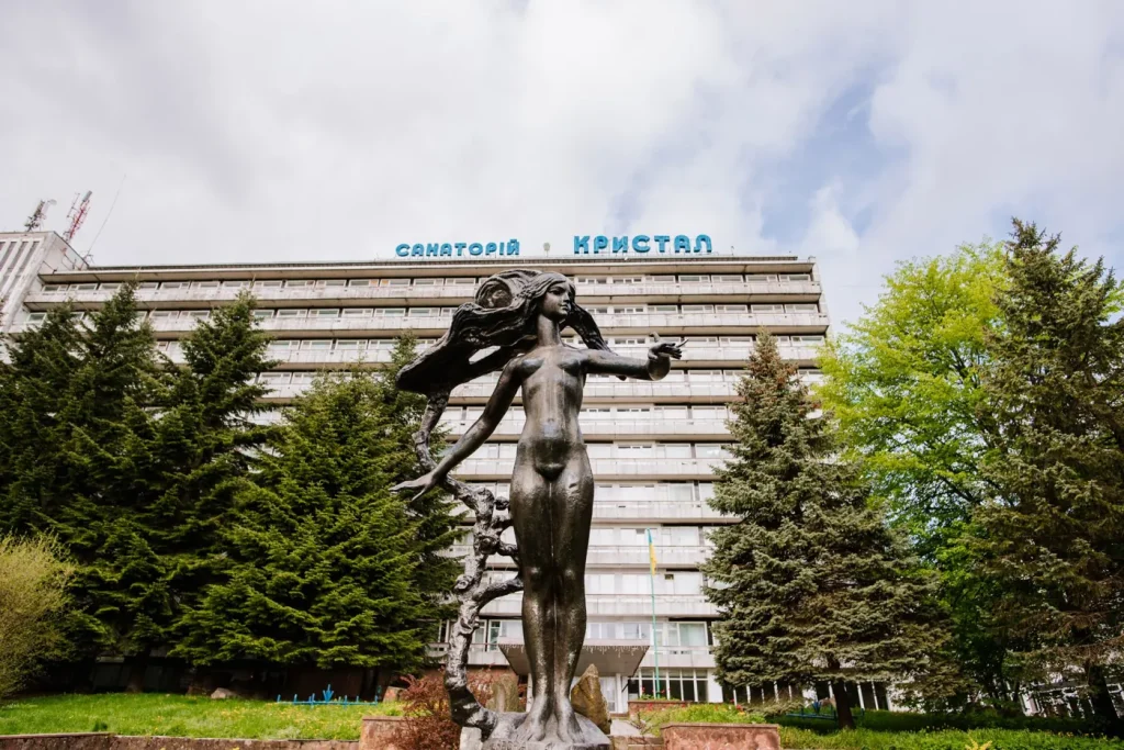 Фото санаторію «Кристал» у Трускавці