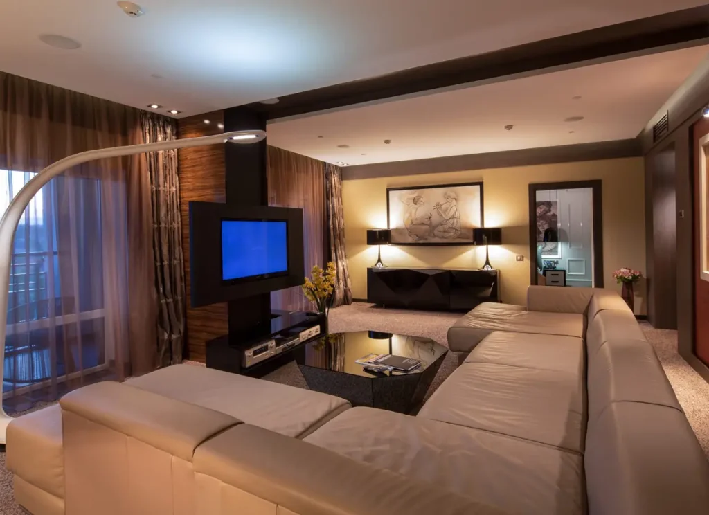 Вітальня номера Президентський у санаторії «Mirotel Resort & SPA» в Трускавці