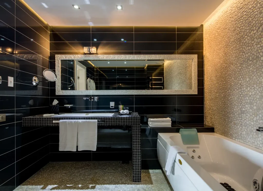 Ванна кімната номера Президентський у санаторії «Mirotel Resort & SPA» в Трускавці