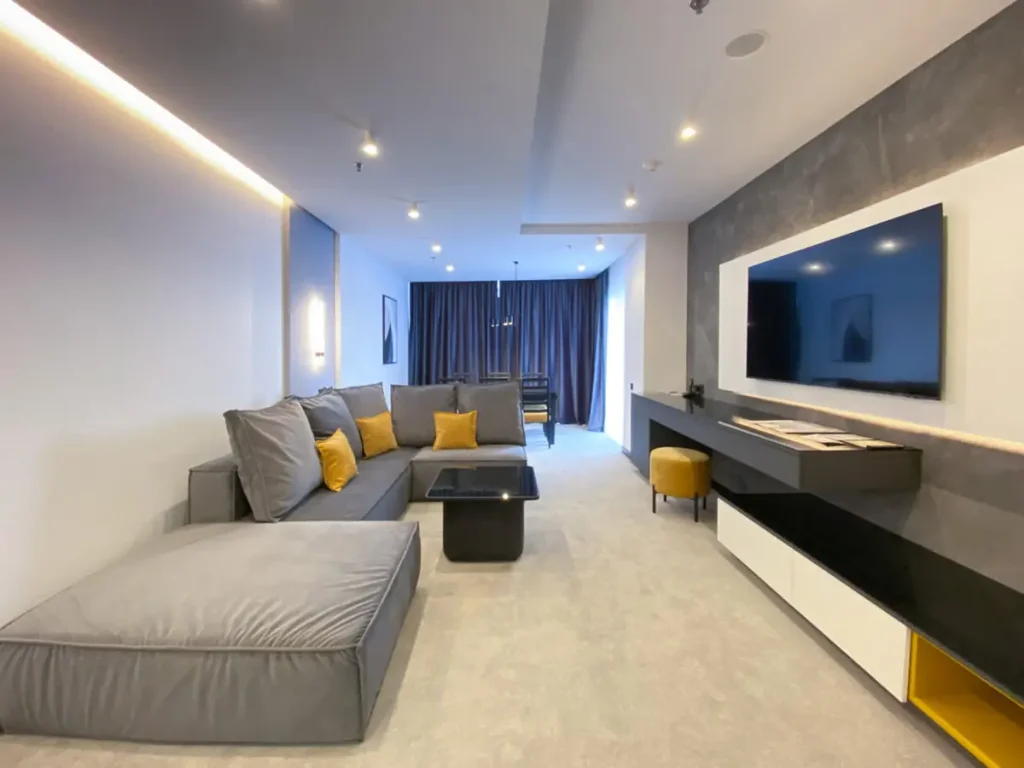 Вітальня номера Люкс у санаторії «Rixos-Прикарпаття» в Трускавці