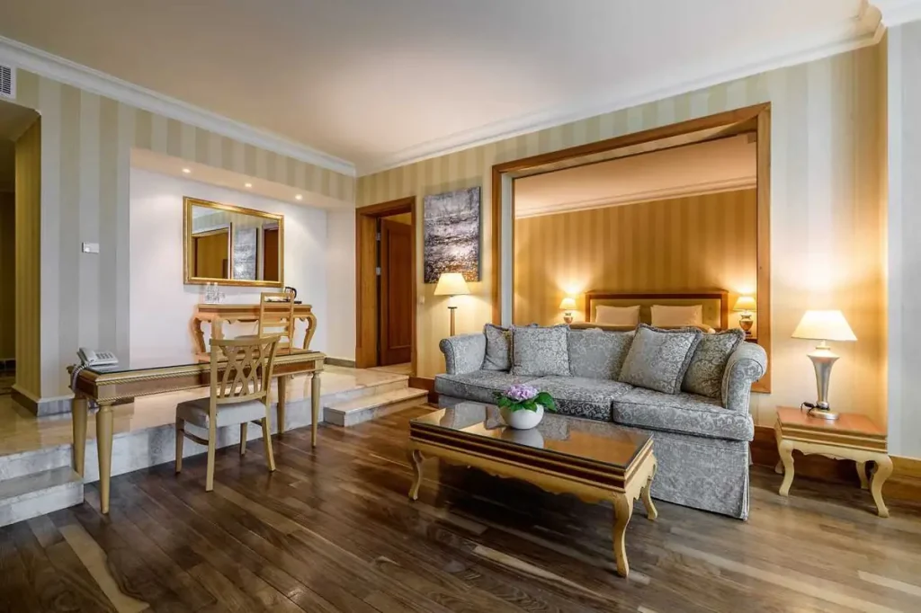 Загальний вигляд номера ПівЛюкс у санаторії «Rixos-Прикарпаття» в Трускавці