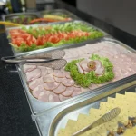 Фуршетні страви з сиром, делікатесною нарізкою та овочами у санаторії «Шахтар» Трускавець