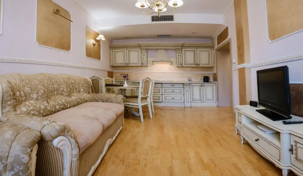 Вітальня номера Comfort apart у санаторії «Шале-Грааль» в Трускавці