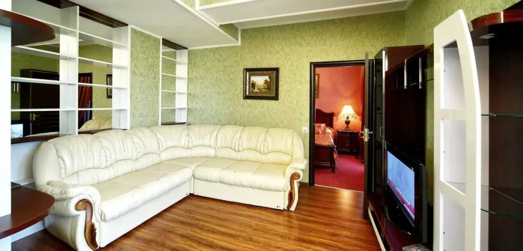Вітальня номера Comfort apart у санаторії «Шале-Грааль» в Трускавці