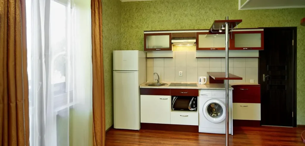 Кухня номера Comfort apart у санаторії «Шале-Грааль» в Трускавці
