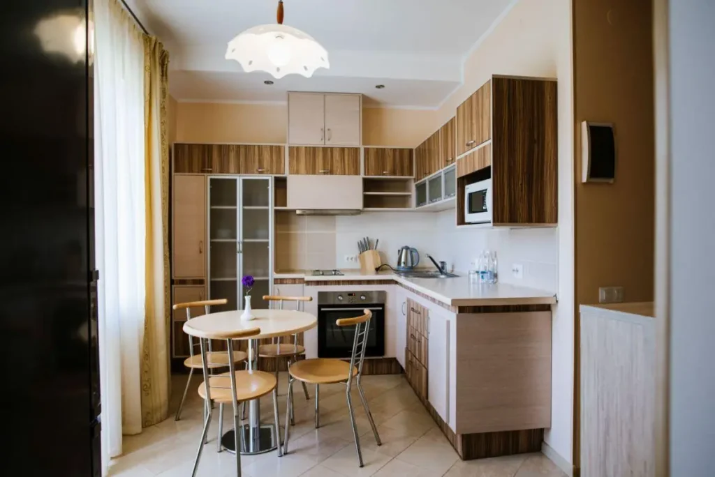 Кухня номера Comfort apart у санаторії «Шале-Грааль» в Трускавці