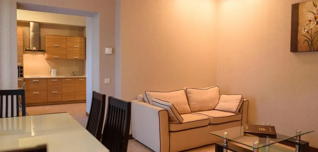 Вітальня номера Junior suite apart у санаторії «Шале-Грааль» в Трускавці