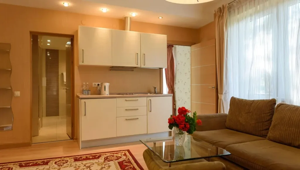 Вітальня номера Junior suite apart у санаторії «Шале-Грааль» в Трускавці