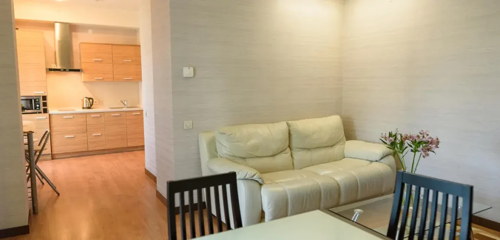 Вітальня номера Junior suite apart у санаторії «Шале-Грааль» в Трускавці