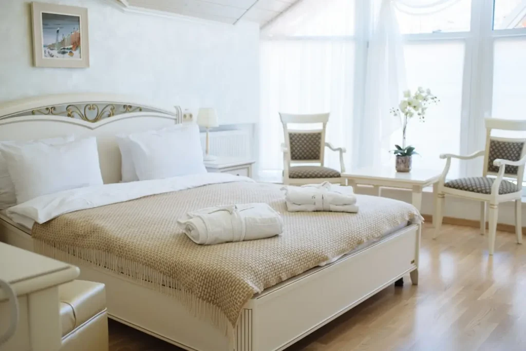 Спальня номера Grand Suite у готелі «Свитязь» в Трускавці