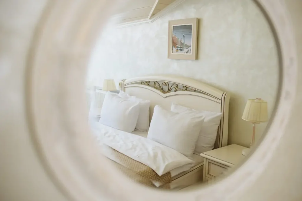 Спальня номера Grand Suite у готелі «Свитязь» в Трускавці