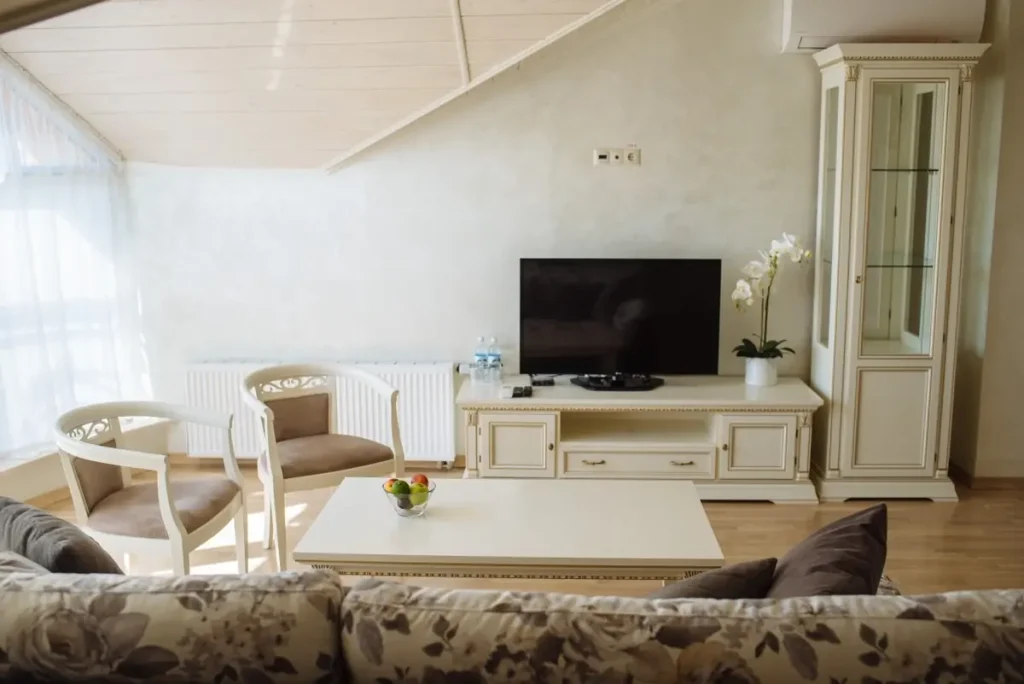 Вітальня номера Grand Suite у готелі «Свитязь» в Трускавці