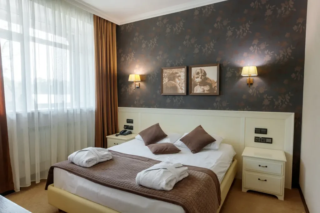 Спальня номера ПівЛюкс - Junior Suite на віллі «Христина» в Трускавці
