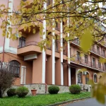 Корпус санаторію Кришталевий Палац у Трускавці