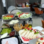 Салати, соуси та десерти в ресторані готелю Раймонд у Трускавці