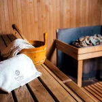Сауна в готелі «Свитязь» у Трускавці з рушниками та відром для води